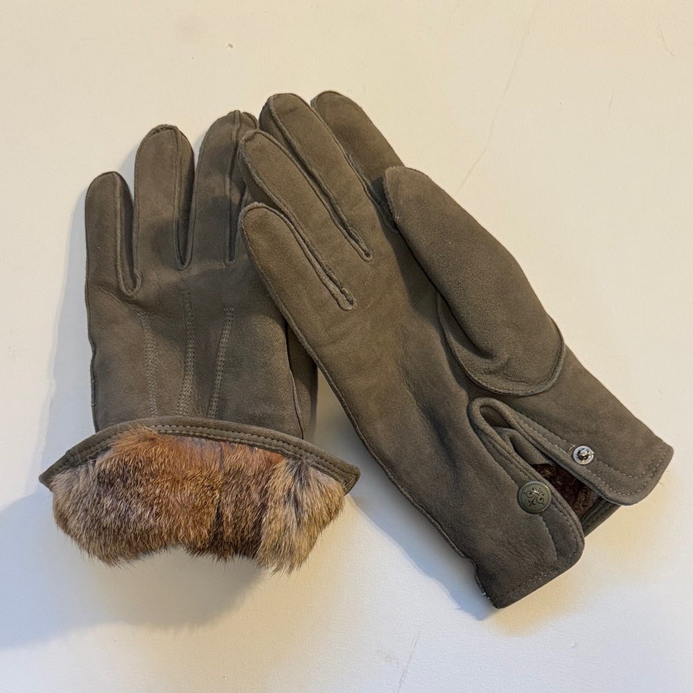Elegant Fur-Lined Suede Gloves